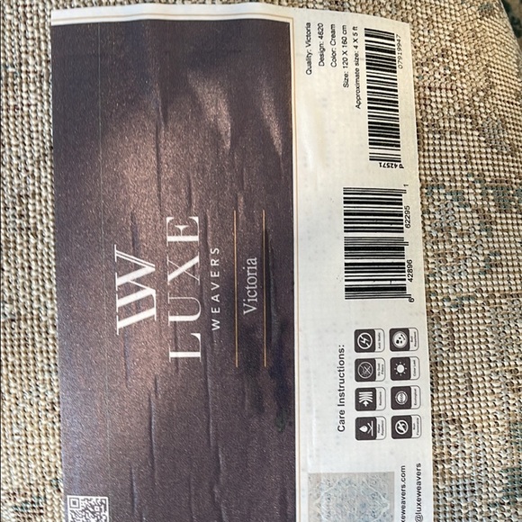 4x5 Luxe Weavers Rug - Picture 2 of 5